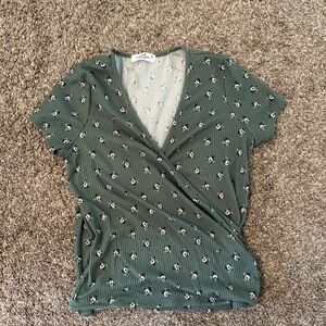 Rebellious Dreamer short sleeve green tee size large